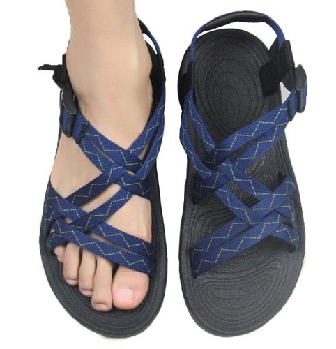 10 Light Weight &amp; Water Proof Beach Shoes - Best Models