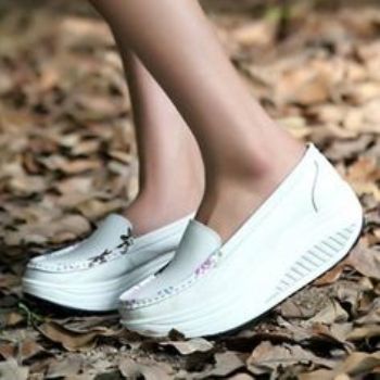 15 Stylish Collection Sneakers Shoes for Men and Women