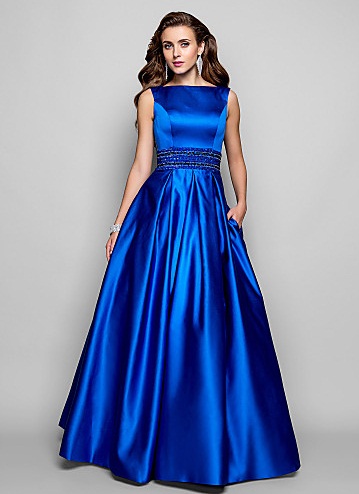 15 Beautiful Floor Length Dresses for Women in Fashion