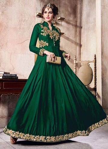 15 Beautiful Floor Length Dresses for Women in Fashion