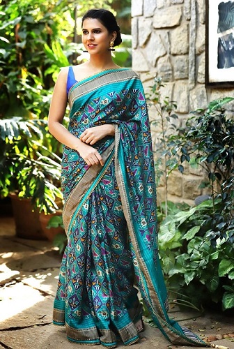 9 Traditional Patola Sarees for Woman - Latest Designs
