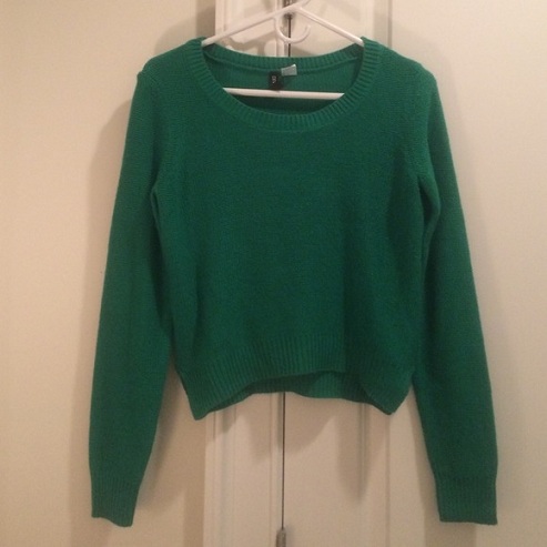 9 New Models of Green Sweaters For Men and Women