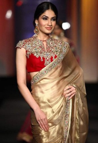 20 Golden Sarees To Explore In This Wedding Season | I Fashion Styles