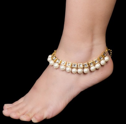 9 Stunning Models of Pearl Anklets - Latest Collection