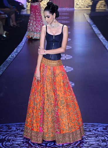 20 Trendy Corset Blouse Designs for Fashionable Look