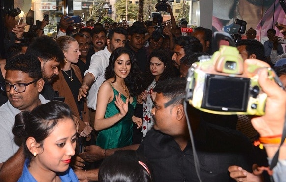 20 All Time Unseen Pics of Actress Janhvi Kapoor from Age 1-26