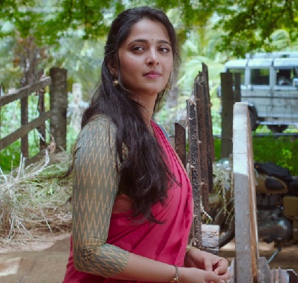 Anushka Shetty in Saree - 15 All-Time Beautiful Looks! | I Fashion Styles