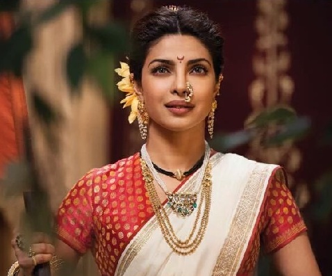 20 Stunning Pictures of Priyanka Chopra in Saree - Latest Collection
