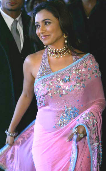 9 Beautiful Pictures of Rani Mukherjee in Saree