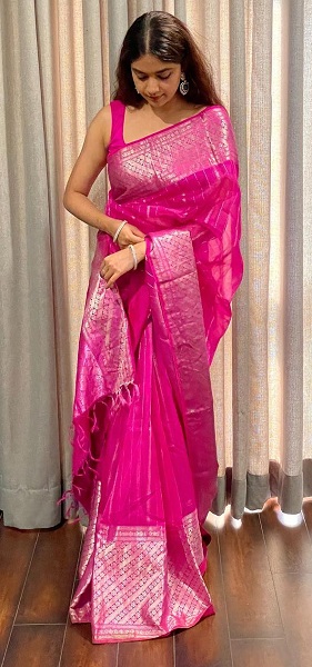 Keerthi Suresh in Saree - 15 Unseen and Glamorous Pics