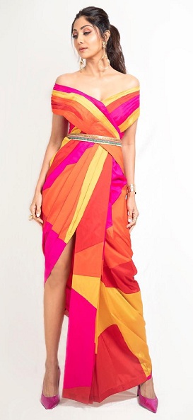 25 Gorgeous Looks of Shilpa Shetty in Saree - Latest Pics