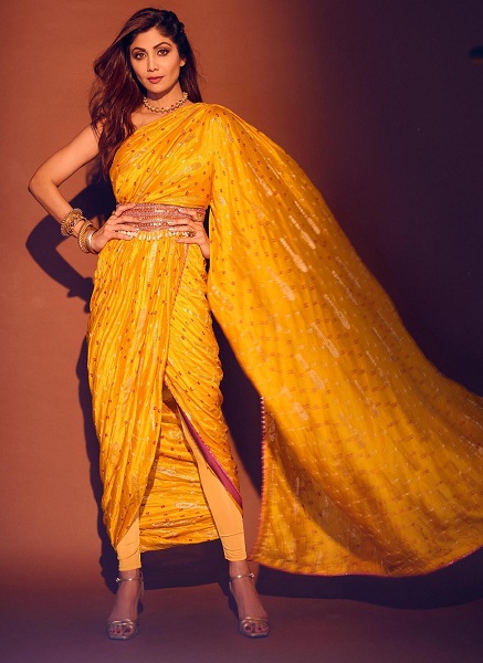 25 Gorgeous Looks of Shilpa Shetty in Saree - Latest Pics