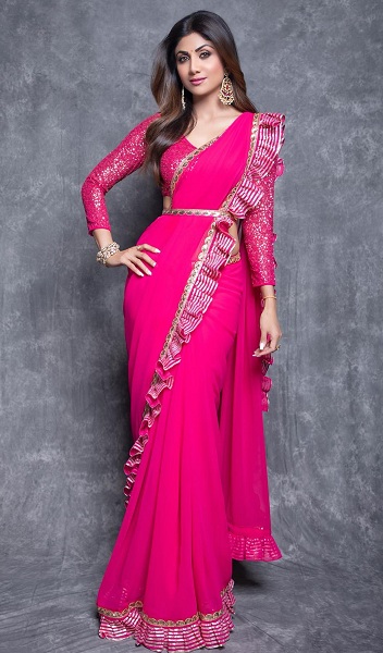 25 Gorgeous Looks of Shilpa Shetty in Saree - Latest Pics