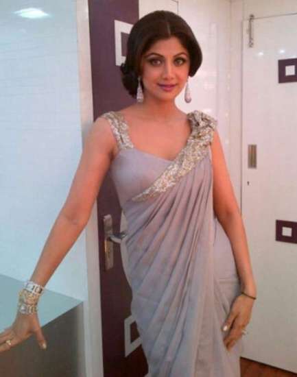 25 Gorgeous Looks of Shilpa Shetty in Saree - Latest Pics