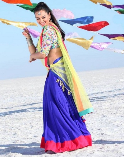 20 Stunning Look of Sonakshi Sinha In Saree - Our Top Pictures!