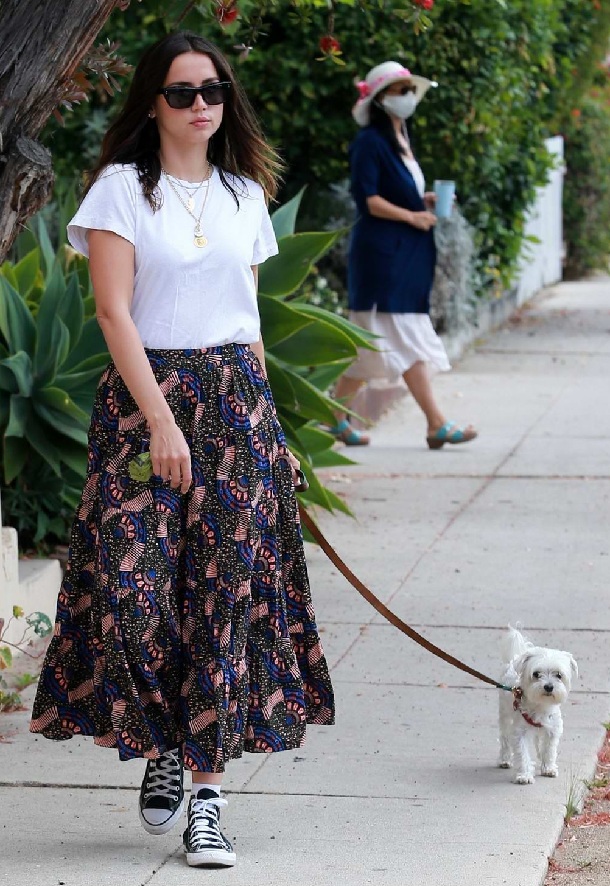 18 Pictures of Ana de Armas Hot Clothing Choices 2025