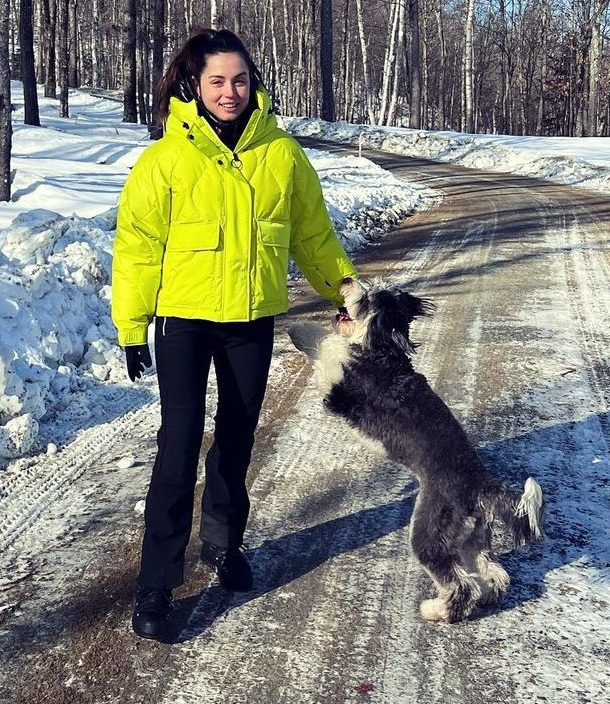 18 Pictures of Ana de Armas Hot Clothing Choices 2025