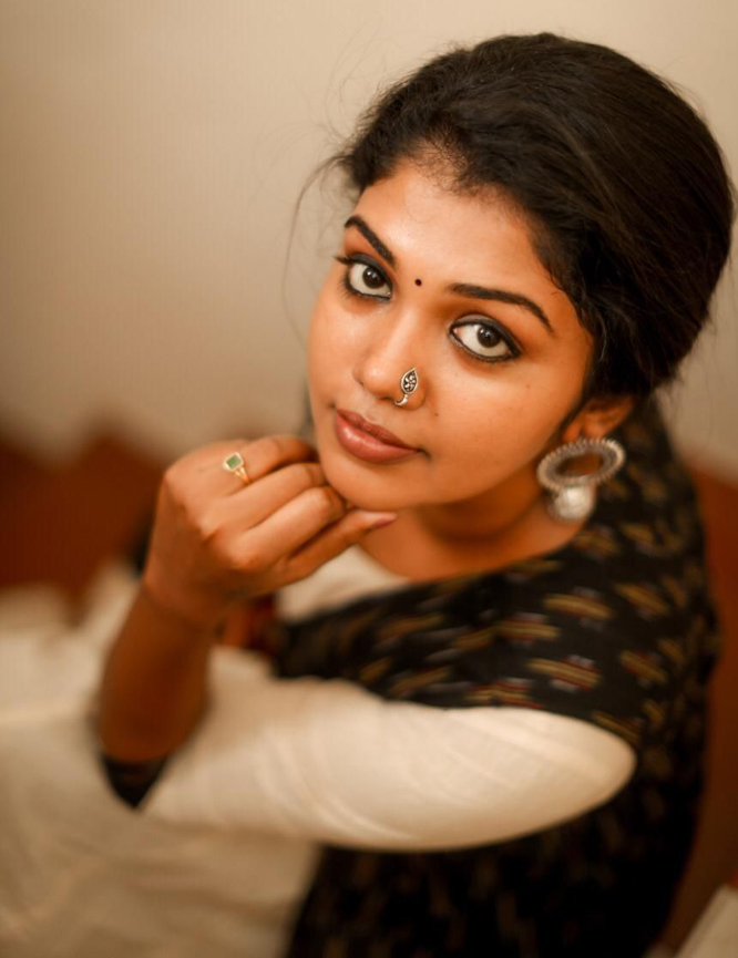 40 Hottest Heroines in Tamil Film Industry (Kollywood)