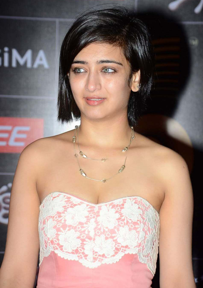 40 Hottest Heroines in Tamil Film Industry (Kollywood)