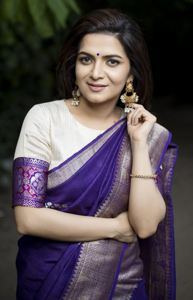 40 Hottest Heroines in Tamil Film Industry (Kollywood)