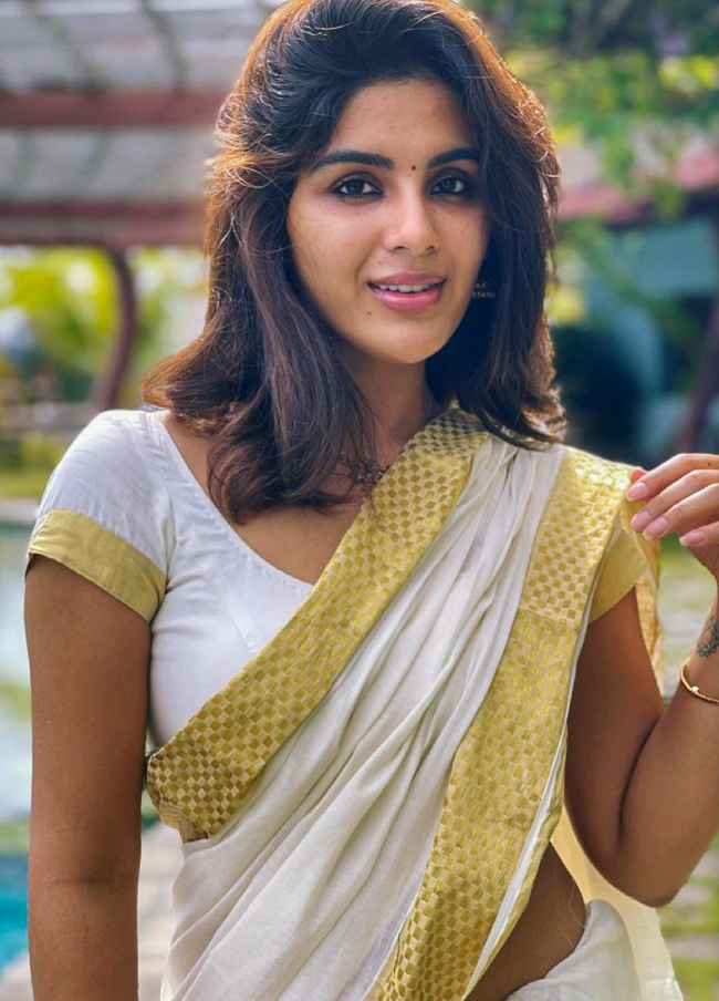 Mallu Hot: 40 Beautiful Malayali Women in Kerala Films 2024