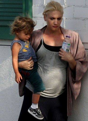 10 Recent Gwen Stefani Without Makeup Pictures