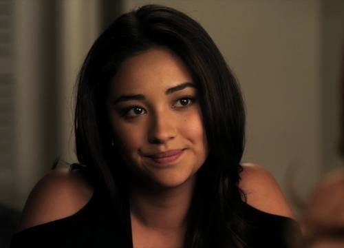 15 Recent Pictures of Shay Mitchell Without any Makeup | I Fashion Styles