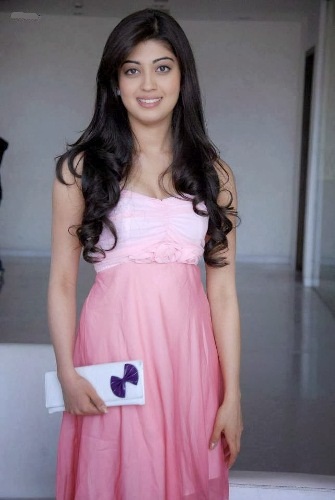 Top 9 Pranitha Without Makeup | I Fashion Styles