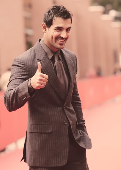 9 Pictures Of John Abraham With And Without Makeup | I Fashion Styles