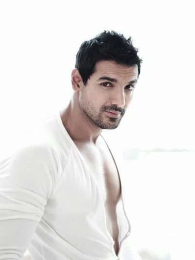 9 Pictures Of John Abraham With And Without Makeup | I Fashion Styles