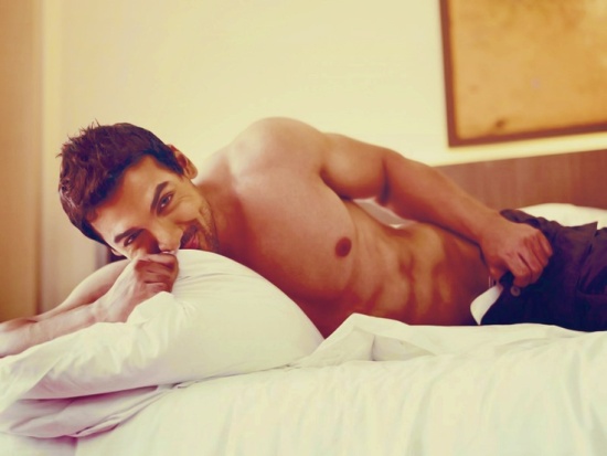 9 Pictures Of John Abraham With And Without Makeup | I Fashion Styles