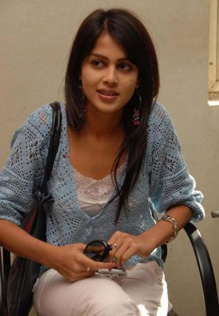 9 Unseen Pictures of Genelia D’souza Without Makeup | I Fashion Styles