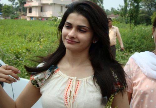 9 Beautiful Prachi Desai Without Makeup Pictures | I Fashion Styles