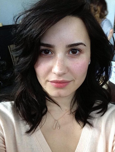 8 Pictures of Demi Lovato without Makeup | I Fashion Styles