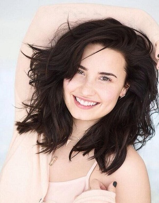 8 Pictures of Demi Lovato without Makeup | I Fashion Styles