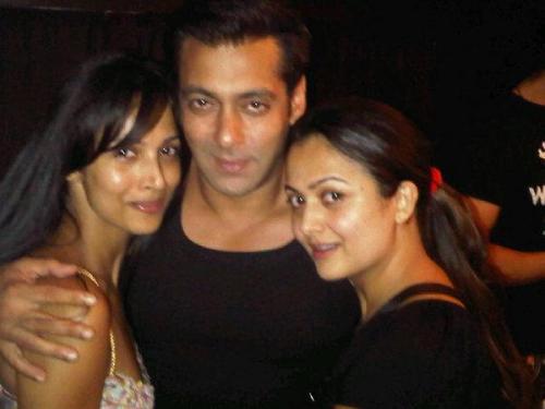 Top 9 Malaika Arora Without Makeup | I Fashion Styles