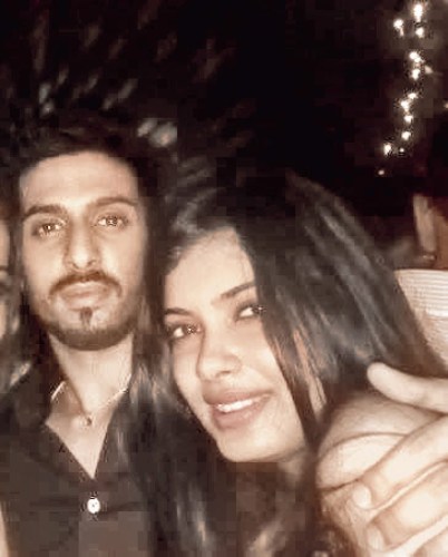 Top 12 Diana Penty Without Makeup | I Fashion Styles