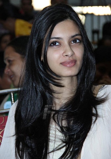 Top 12 Diana Penty Without Makeup | I Fashion Styles