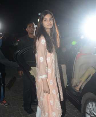 Top 12 Diana Penty Without Makeup | I Fashion Styles