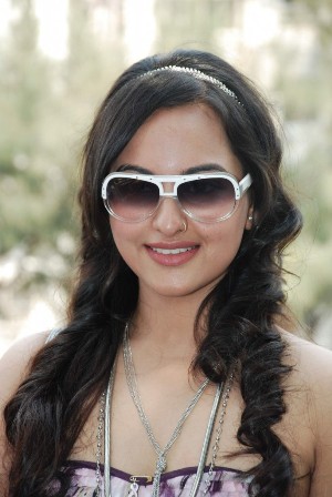 10 Best Images Of Sonakshi Sinha Without Makeup | I Fashion Styles