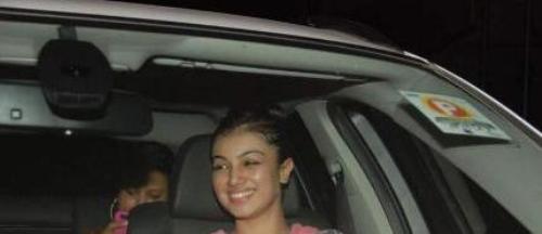 9 Best Pictures of Ayesha Takia Without Makeup | I Fashion Styles