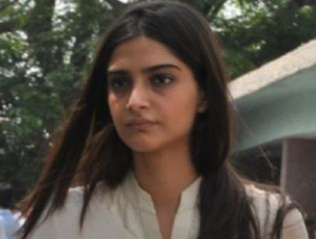 10 Best Photos of Sonam Kapoor Without Makeup | I Fashion Styles