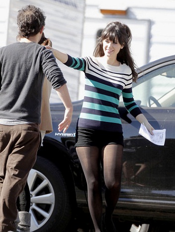 15 Pictures of Zooey Deschanel without Makeup