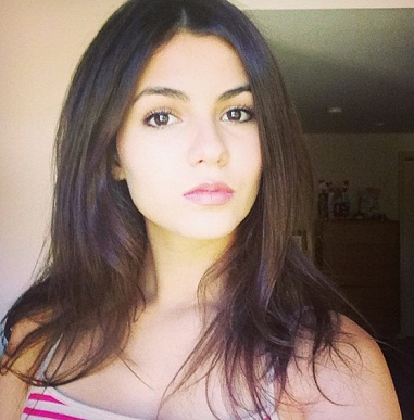 14 Stunning Pictures Of Victoria Justice Without Makeup