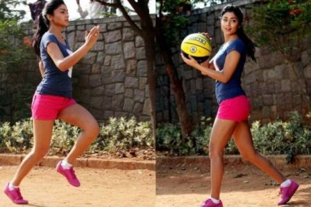 9 Unseen Photos of Shriya Saran Without Makeup