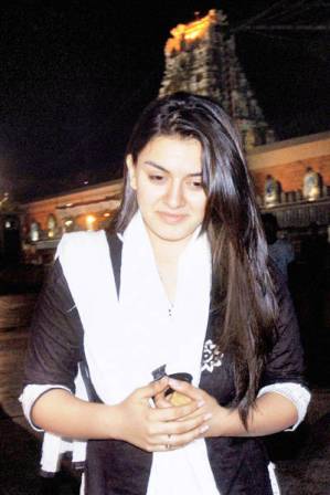 9 Best Pictures Of Hansika Motwani Without Makeup