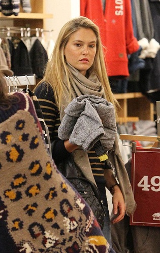 Top 10 Pictures of Bar Refaeli Without Makeup | I Fashion Styles