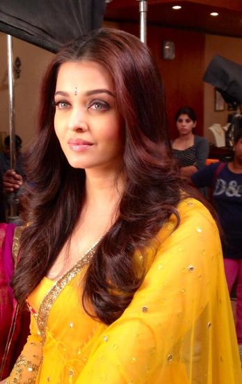 9 Pictures of Aishwarya Rai without Makeup | I Fashion Styles