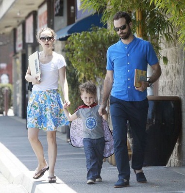 15 Pictures of Natalie Portman without Makeup