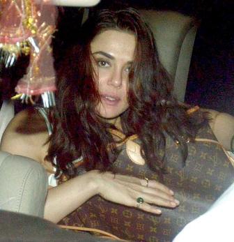 10 Best Photos of Preity Zinta Without Makeup | I Fashion Styles